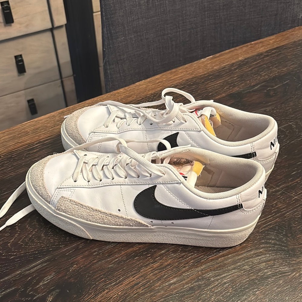 Nike Classic White and Black Low-Top Sneakers